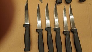 Ceppo Portacoltelli in Legno con Coltelli
