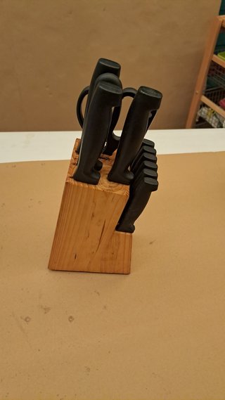 Ceppo Portacoltelli in Legno con Coltelli