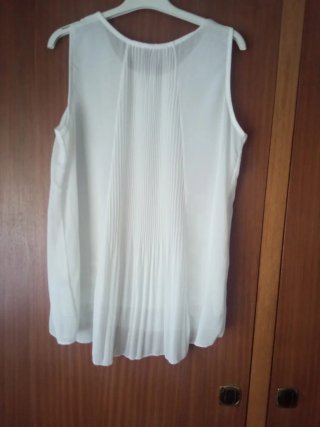 Blusa blanca sin mangas