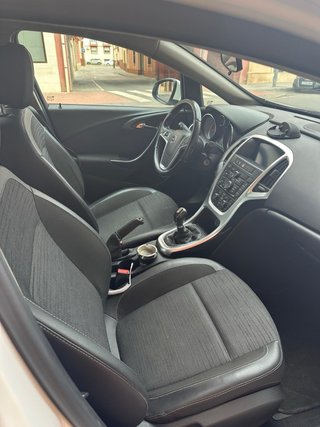 Opel Astra 2015
