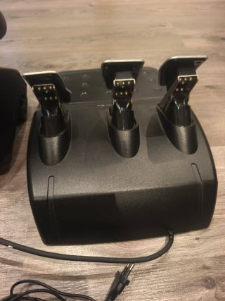 Logitech G29 Volante y Pedales