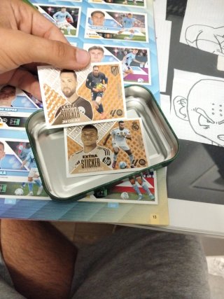 Panini Extra Sticker Jan Oblak y Mbappé bronce