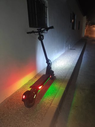 Patinete Eléctrico con Luces LED