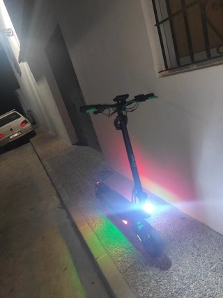 Patinete Eléctrico con Luces LED