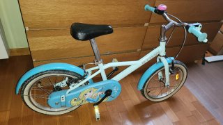 Bicicleta infantil niña Btwin 18 azul