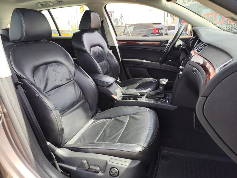 Škoda Superb 3.6 V6 FSI Exclusive 2011, foto 25