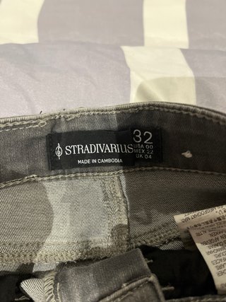 Pantalón pitillo gris