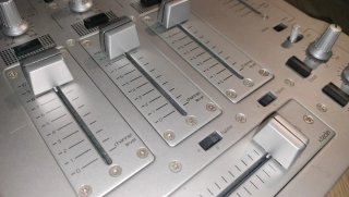 Akiyama MC2 mesa de mezclas dj
