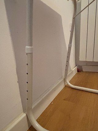 Mesa Express Ajustable con 2 Patas en Forma L