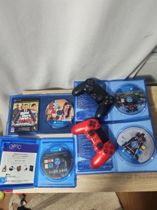 PS4 Slim 500GB + 2 Mandos + GTA V + Juegos+Cascos