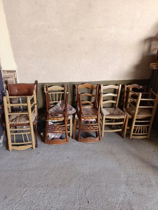 Conjunto de 10 Sillas Antiguas de Madera