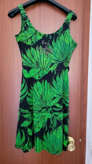 Vestido Desigual Tropical Negro y Verde Neón