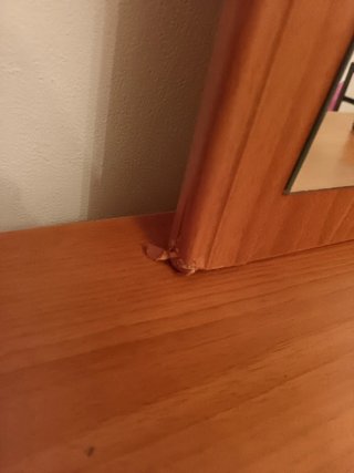 Cómoda de madera con 4 cajones