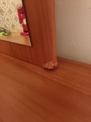 Cómoda de madera con 4 cajones