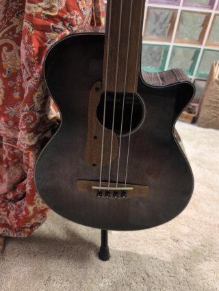 Bajo Ibanez Fretless Semi-acústico