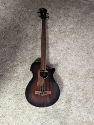 Bajo Ibanez Fretless Semi-acústico
