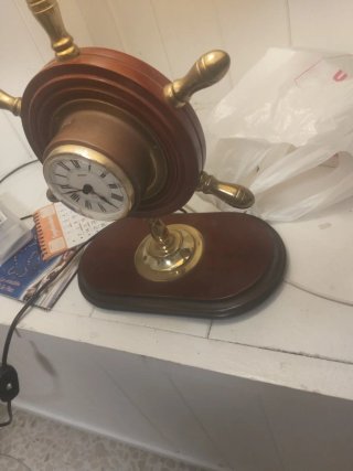 Lámpara de mesa náutica antigua