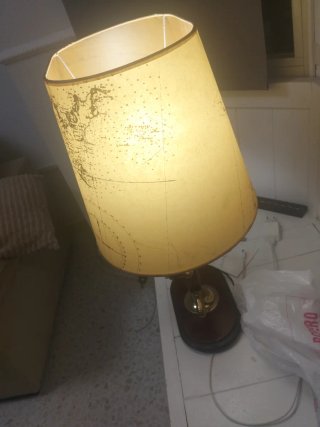 Lámpara de mesa náutica antigua