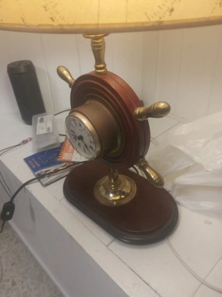 Lámpara de mesa náutica antigua