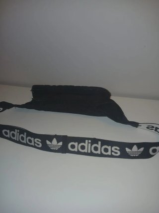 Riñonera Adidas Negra