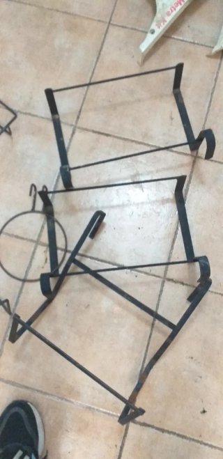 Supporti per fioriere in metallo