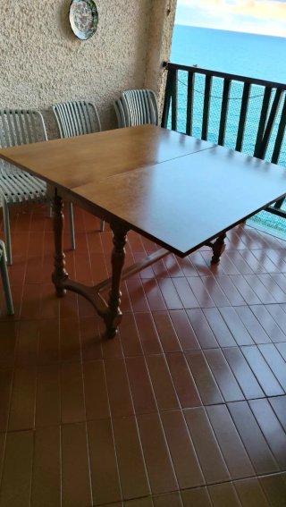 Mesa de madera + 6 sillas (Recoge en La Manga)