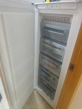 Congelador Vertical Hisense Blanco