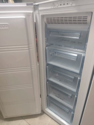 Congelador Vertical Hisense Blanco