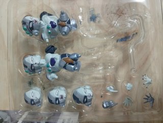 Figura Mecha Frieza Incompleta
