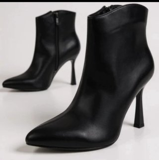 Botines de tacón negros