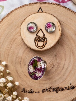 Conjunto anillo y pendientes flores