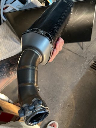 Escape Akrapovic R3/MT03 Carbono