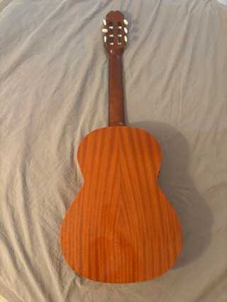 Guitarra Clasica Admira Paloma con Preamp Fishman⁠