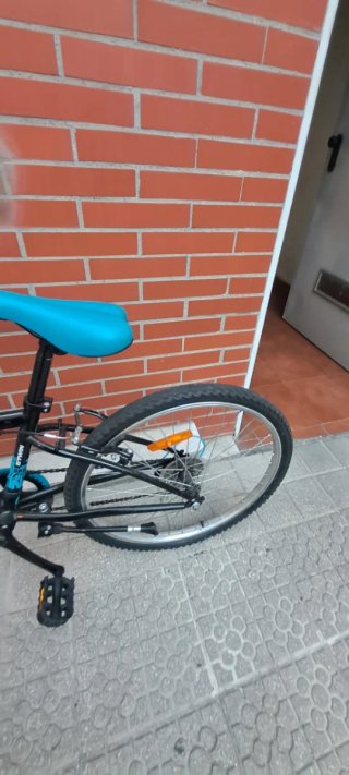 Bicicleta Btwin 24" Azul y negra