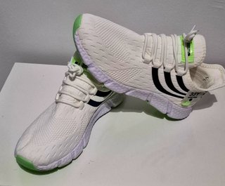 Zapatillas Blancas y Verdes (1 solo uso)