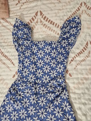 Peto floral azul y blanco Mango talla 10-12 años