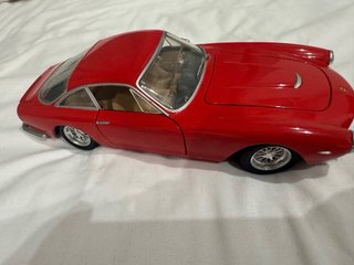 Maqueta Ferrari 250 GT Lusso 1:18 Burago