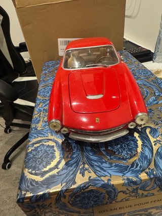 Maqueta Ferrari 250 GT Lusso 1:18 Burago