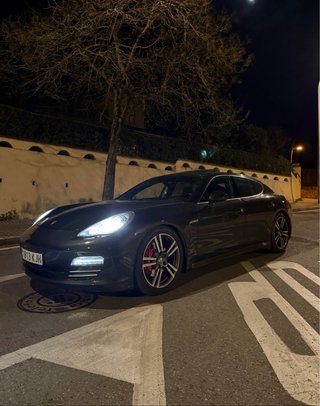 Porsche Panamera 4S