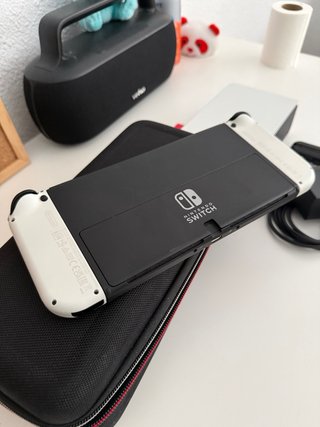 Nintendo Switch Bianca + Custodia
