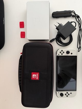 Nintendo Switch Bianca + Custodia