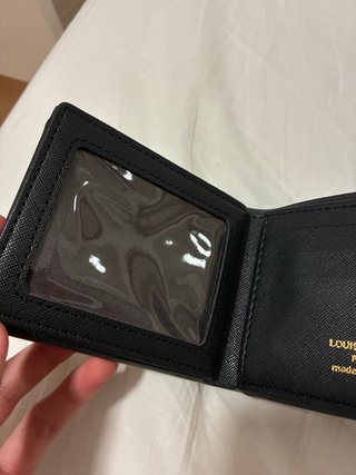 Cartera de lujo negra con logo