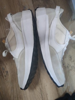 Zapatillas Nike Beige y Blancas