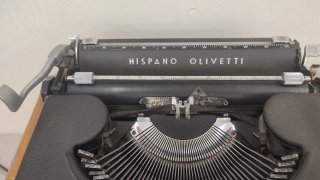 Máquina de escribir Hispano Olivetti Studio 46