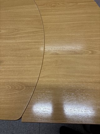 Mesa y 2 sillas de cocina clásicas
