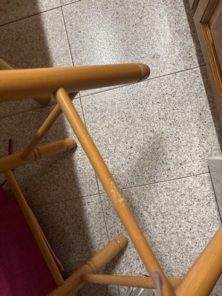 Mesa y 2 sillas de cocina clásicas