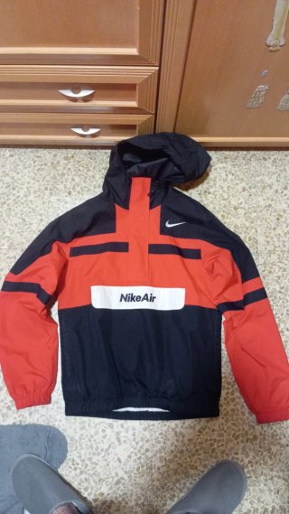 Cortavientos Nike Negro y Rojo