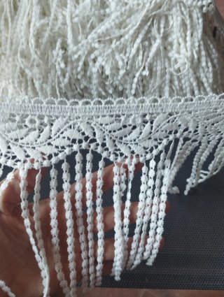 Guipur con flecos blanco