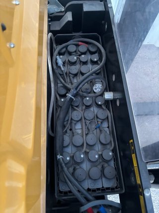 Apilador Eléctrico Caterpillar NSP12 N2