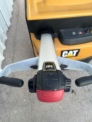 Apilador Eléctrico Caterpillar NSP12 N2